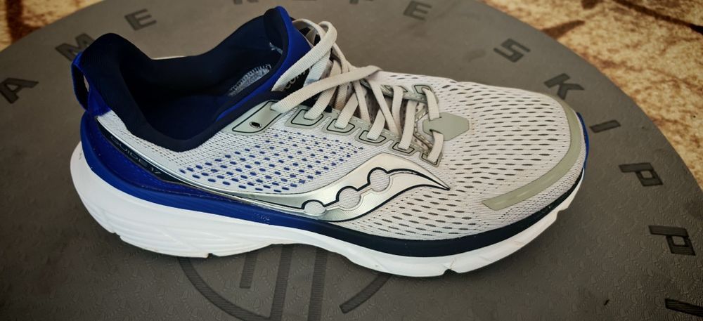 Продавам маратонки Saucony Guide 17 46 номер