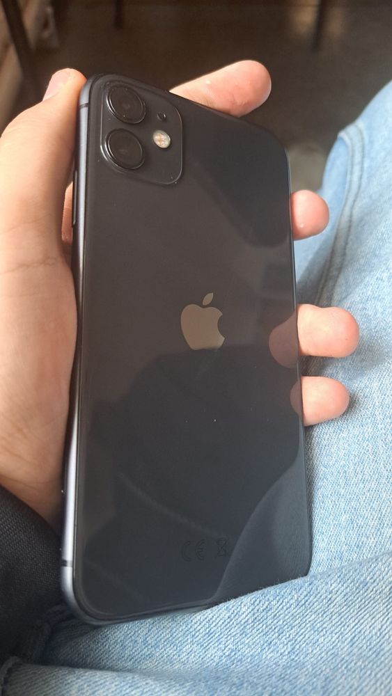 Iphone 11 utilizat baterie 88,128 GB Doar in Botosani!!!