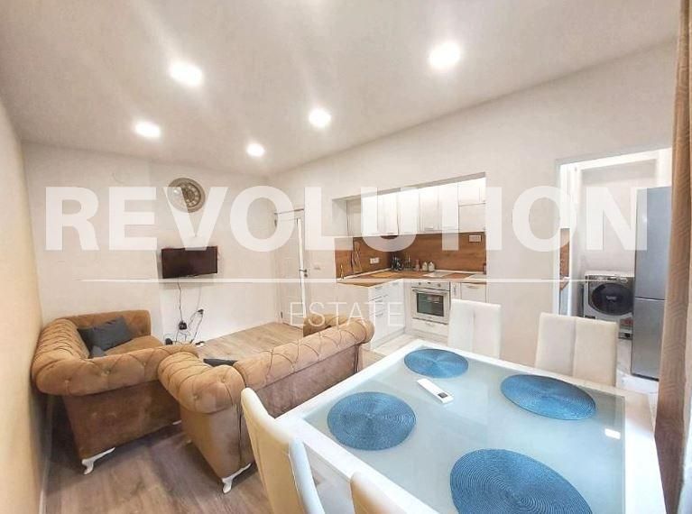 Тристаен апартамент в района на Център!