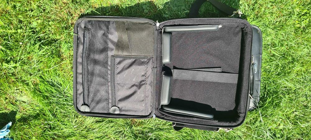 Geantă Targus pentru laptop – profesională, stare impecabilă