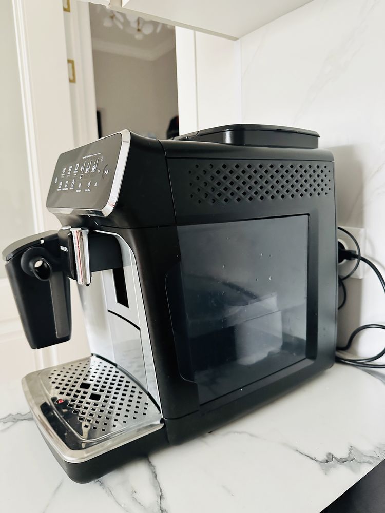 Кофемашина Philips LatteGo