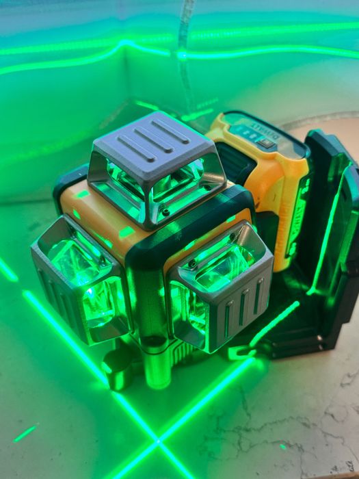 DeWalt laser 3 x 360“