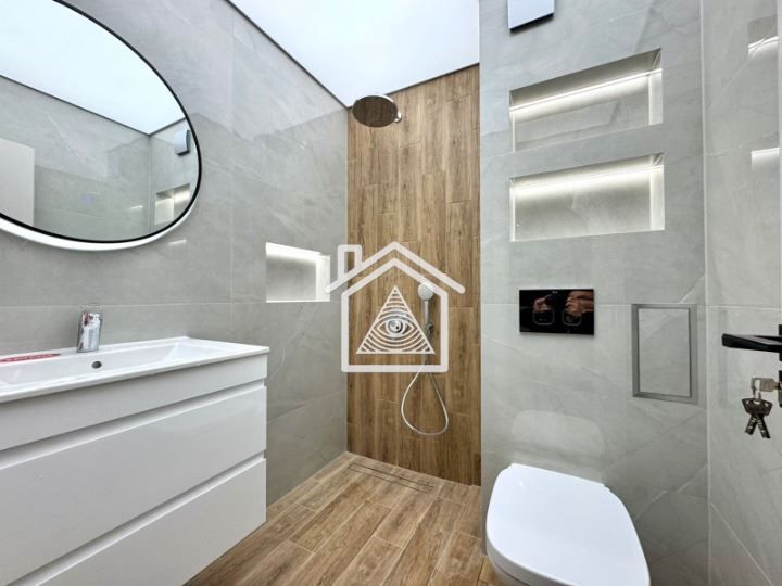 Продава се Двустаен апартамент в Пловдив, Гагарин - 74 кв.м за 1865 €/кв.м - Снимка #2