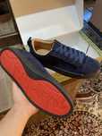 Louboutin uslubidagi zamonaviy oyoq kiyim