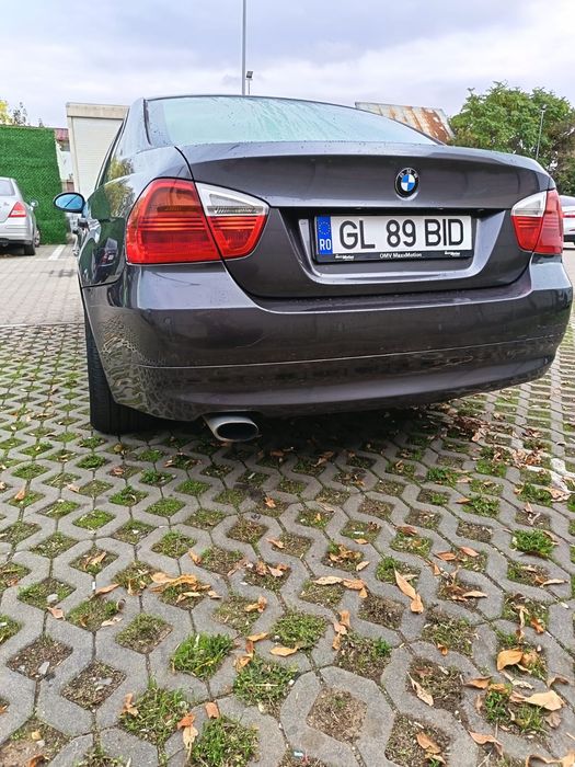 Bmw E90 2.0d 2008 xenon recaro navi PREȚ MIC!!!