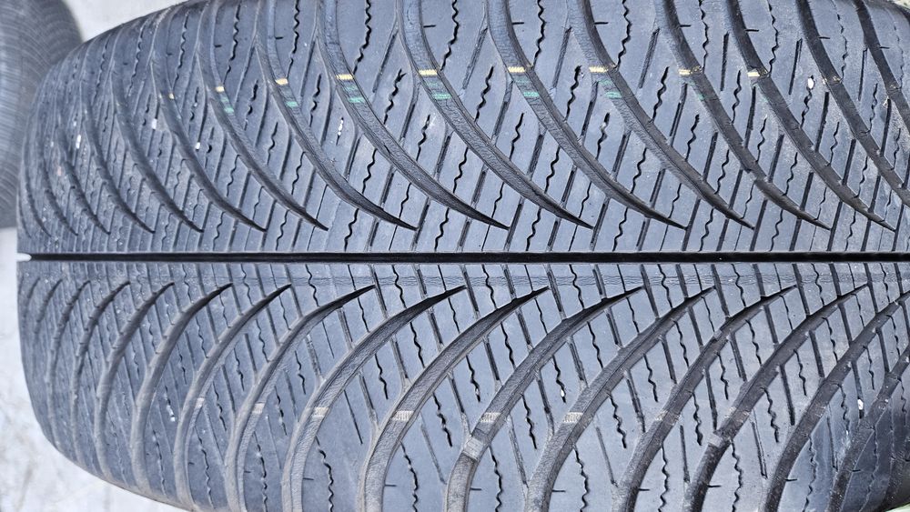 2бр гуми 215 55 17 гуд йър