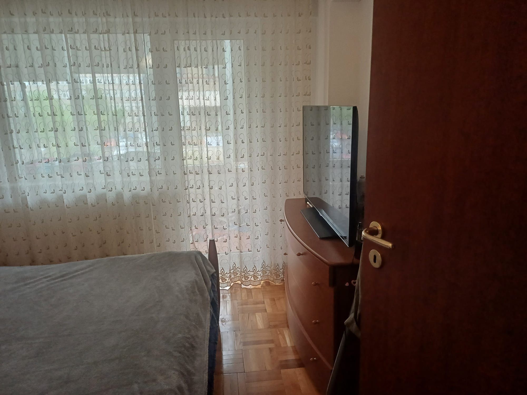 Vând apartament 3 camere ultracentral