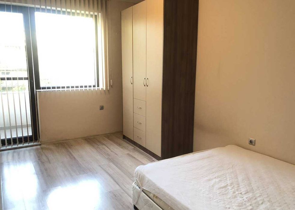 Дава се под наем Двустаен апартамент в Бургас, Център - 75 кв.м за 450 € - Снимка #2