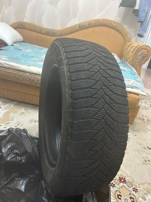 Зимный шины.  2 штук.