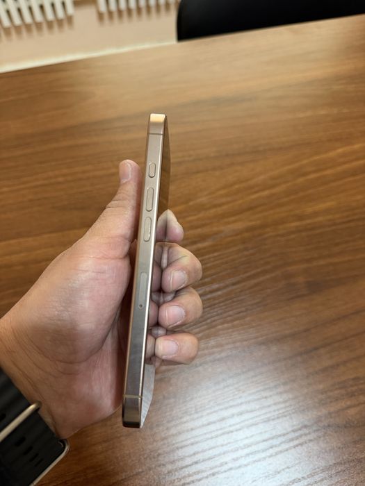 Iphone 16 pro 256gb  91% battery sim/esim