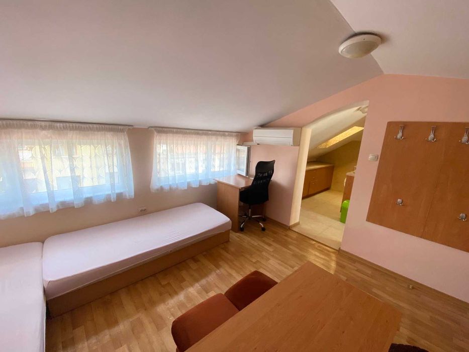 Дава се под наем Ателие в Варна, Спортна зала - 35 кв.м за 250 € - Снимка #1