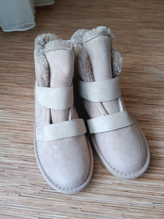 Женские зимние ботинки