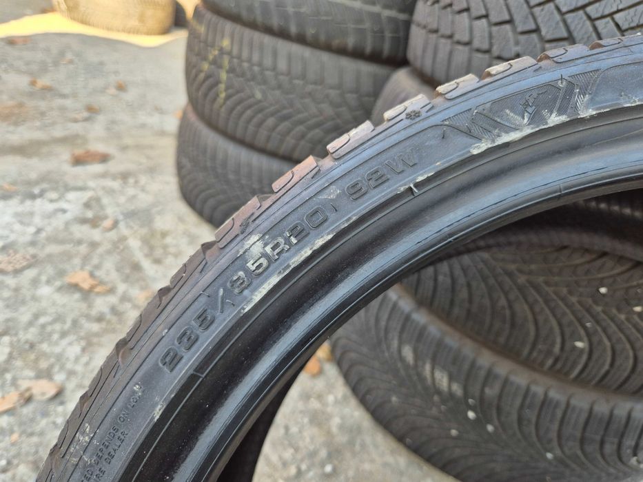 2 Anvelope de IARNA - 235/35/20 - GoodYear - Stare F buna DOT 2023