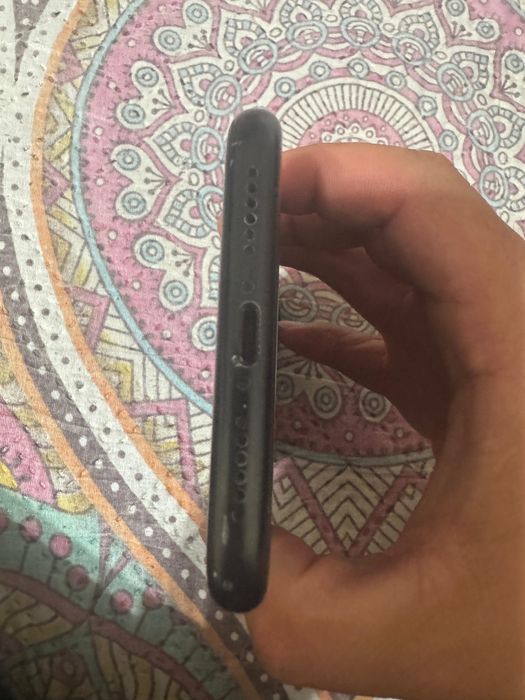 Продам Iphone XR