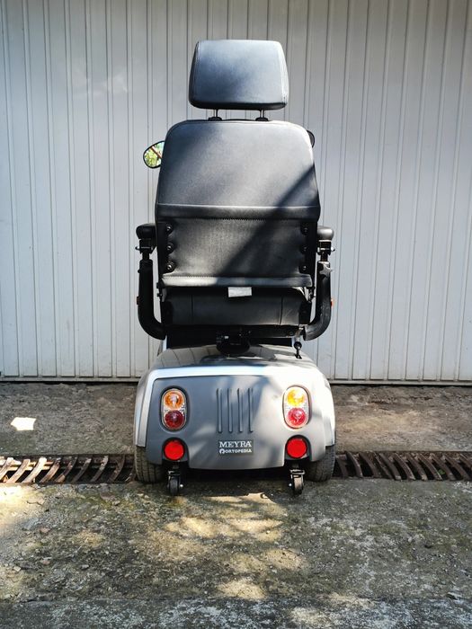 Scaun scuter dizabilitati electric batrani carucior carut tricicleta