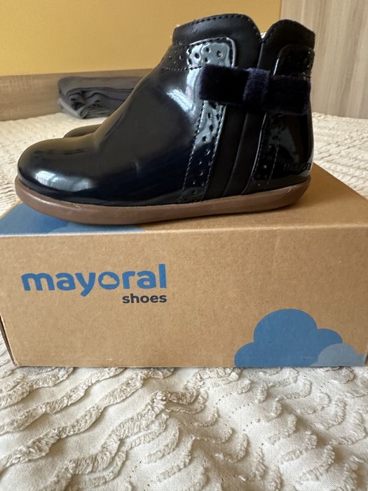 Детски лачени обувки Mayoral