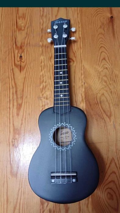 Отличная гитара! Укулеле