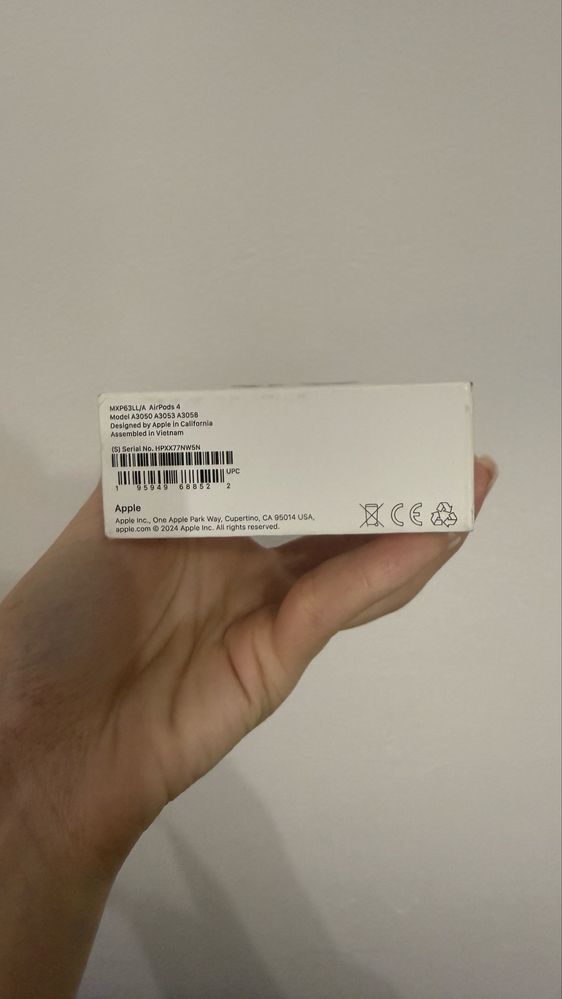 Продается Airpods 4
