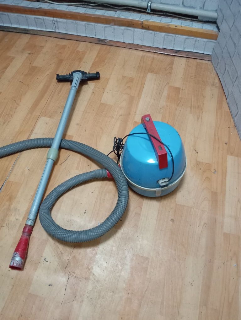 Продам пылесос Циклон М