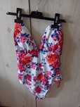 Costum de baie întreg