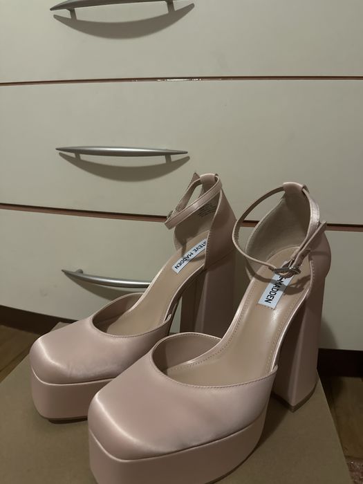 Високи обувки Steve Madden