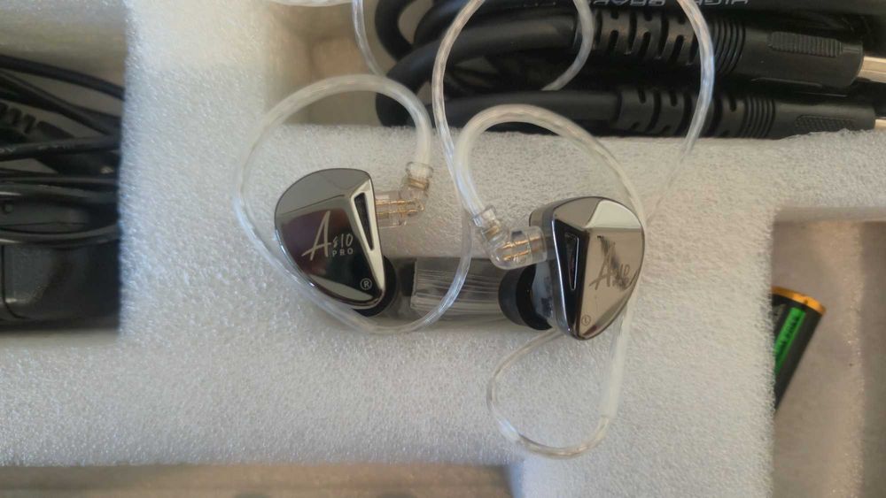 Vând Sistem de monitorizare IN-EAR - casti KZ