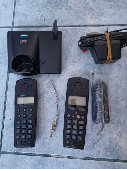 Set telefoane fixe SIEMENS Gigaset 3010 (3000) cu statie de incarcare!