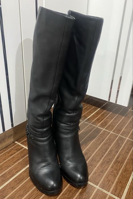 Продам зимние сапоги