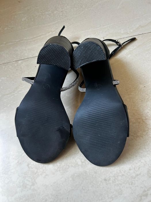 Sandale mărimea 36 NOI