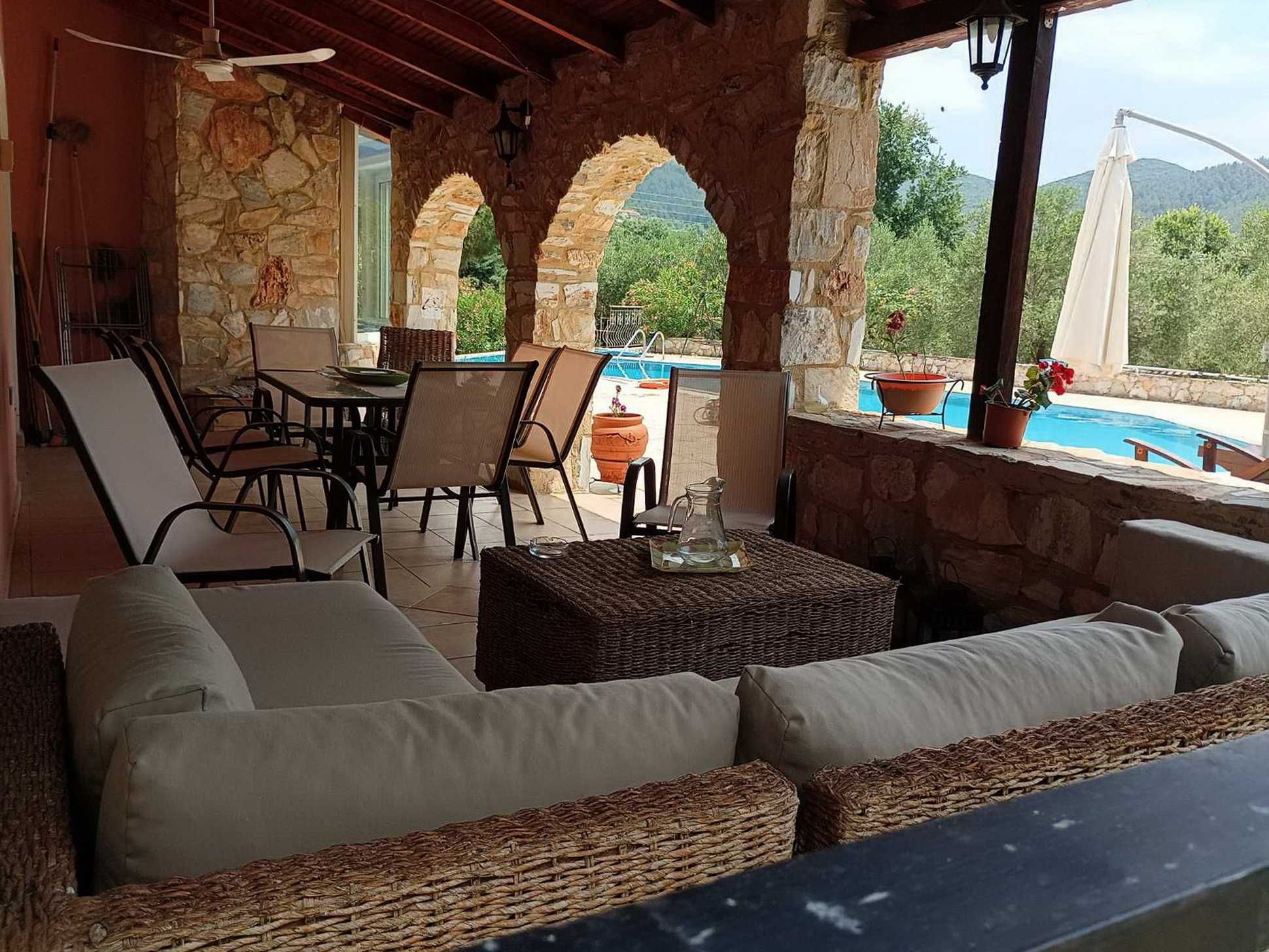 ПРОДАВА се самостоятелна къща 135кв.м в ZYGOS Кавала (код 4433)