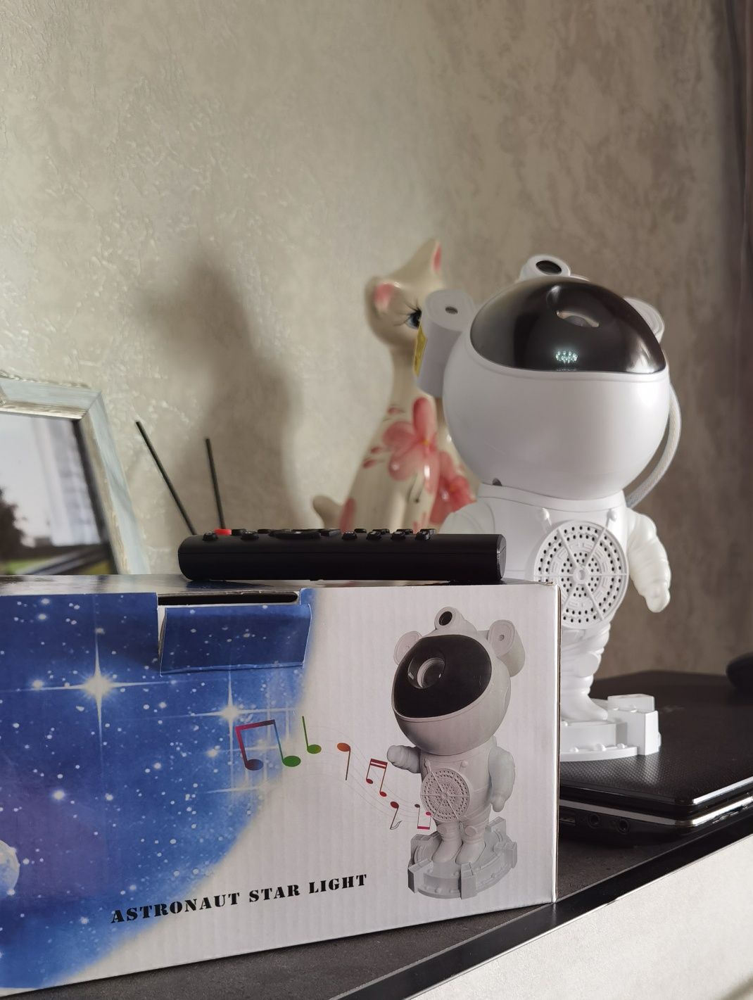 Космонавт, ночник, проектор звёздного неба, bluetooth колонка