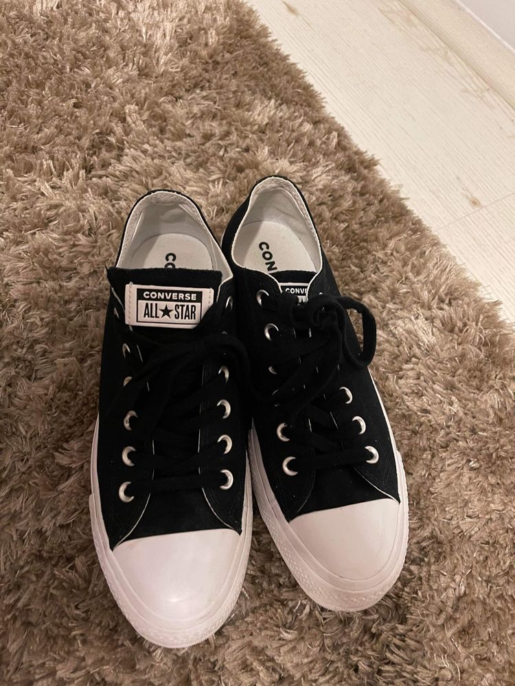 Converse ediție limitată