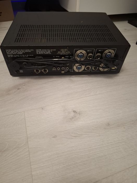 Amplifier Realistic 80 Wati solid state