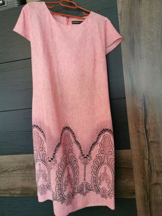 De vânzare rochie de zi dama