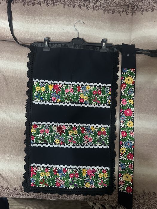 Șoarțe(catrințe)impecabile ,ca noi