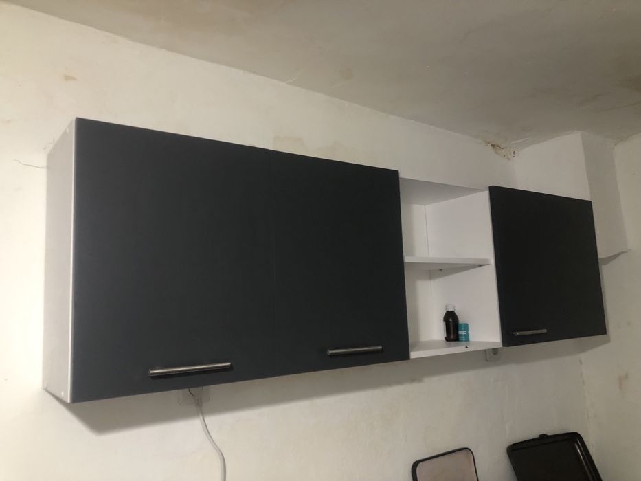 Vand mobila de bucatarie aproape noua (folosita 4 zile ) gri antracit