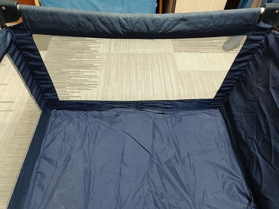 Продается детский манеж на колесиках, складной