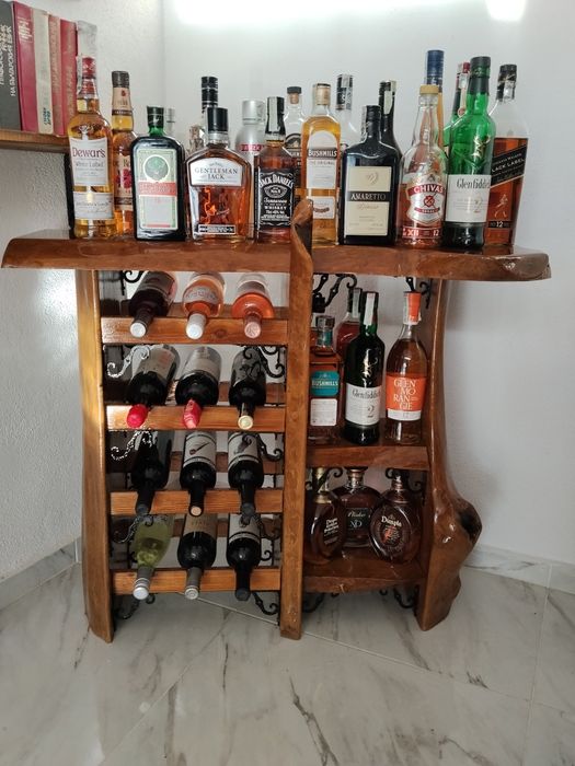 Продавам винарна