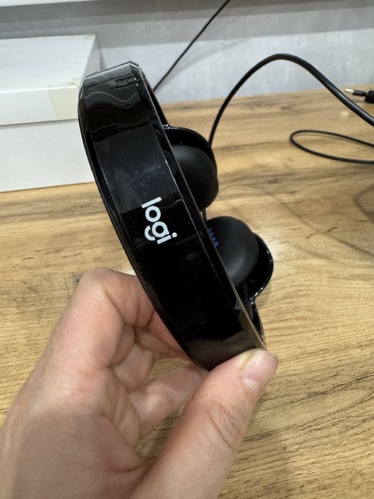 Продам наушники Logitech