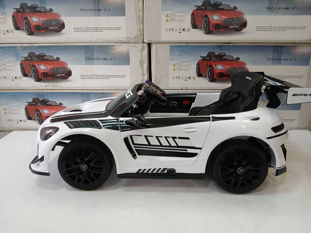 Акумулаторна кола Mercedes GT3 с меки гуми ,кожена седалка ,12V