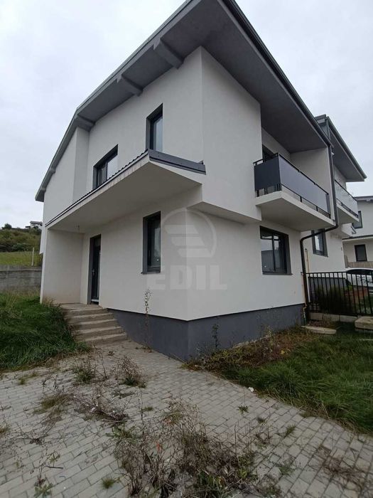 Duplex cu 5 camere, in aproprierea centrului comercial VIVO !