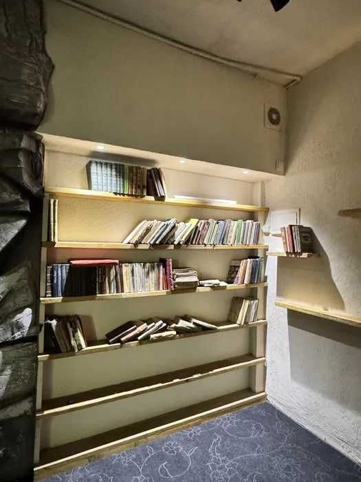 Продаётся  Цокольный этаж 129 м² Учтепа  23квартал Ор-р Корзинка