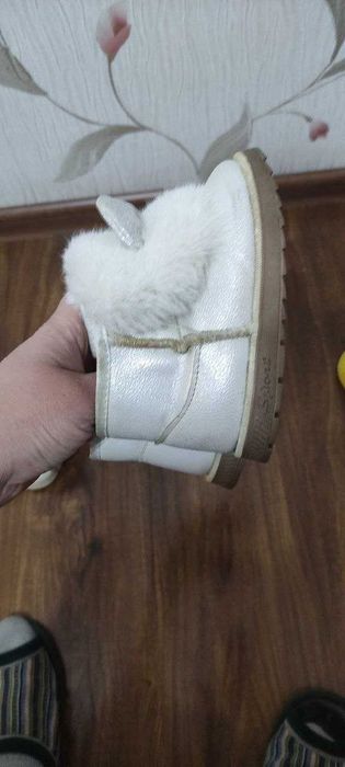 Сапоги детские белые на 2-3 года, 2-3 yoshli bolalar uchun oq etiklar