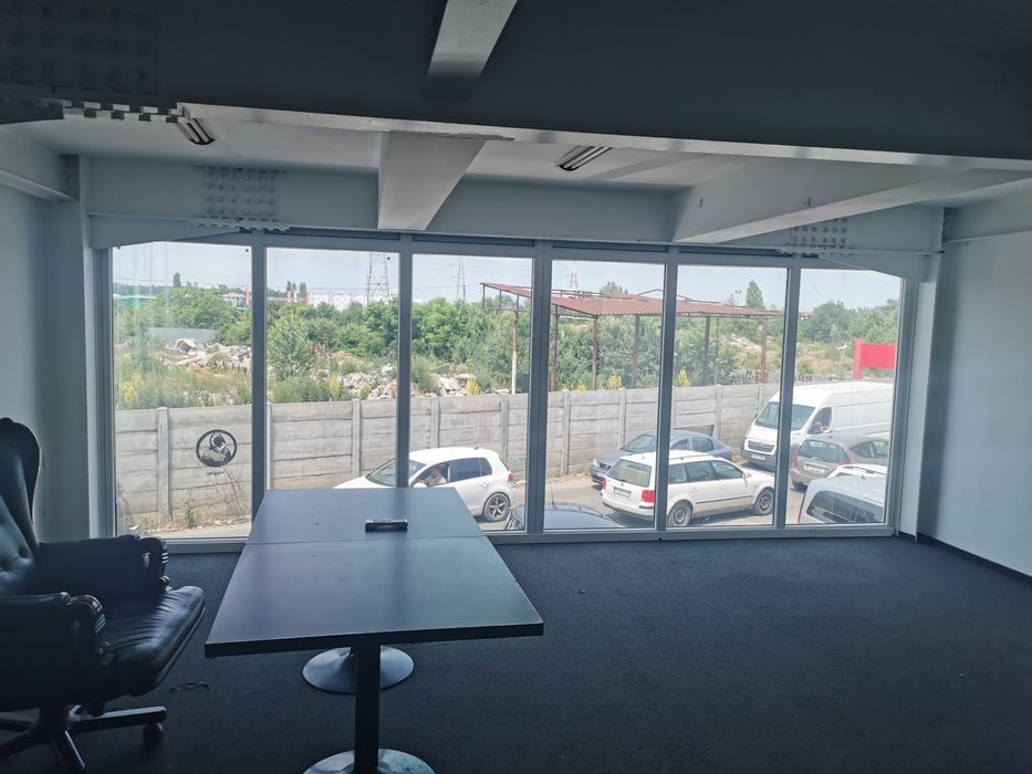 Spatiu comercial de închiriat lângă Dragonul Rosu