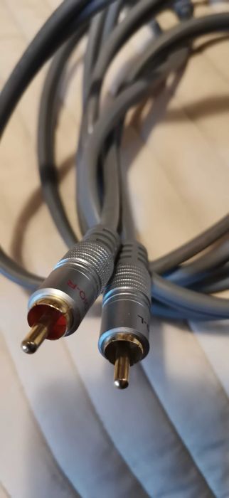 Cablu audio 2 x RCA tata la 2 x RCA tata, 2,5 metri contacte aurite