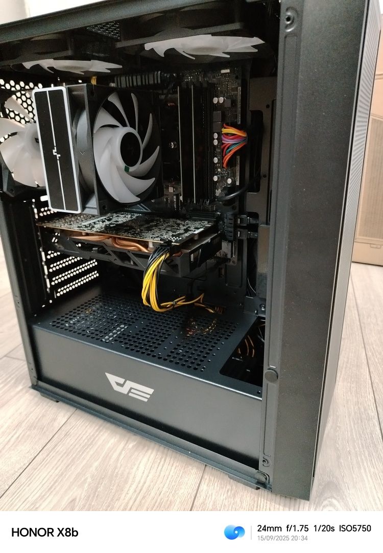 Геймърски компютър НОВ! RYZEN 5 3600 / 16GB RAM