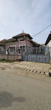 Vând casa cu teren în Simian
