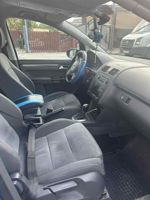 Vand touran 2011 ! Pret negociabil