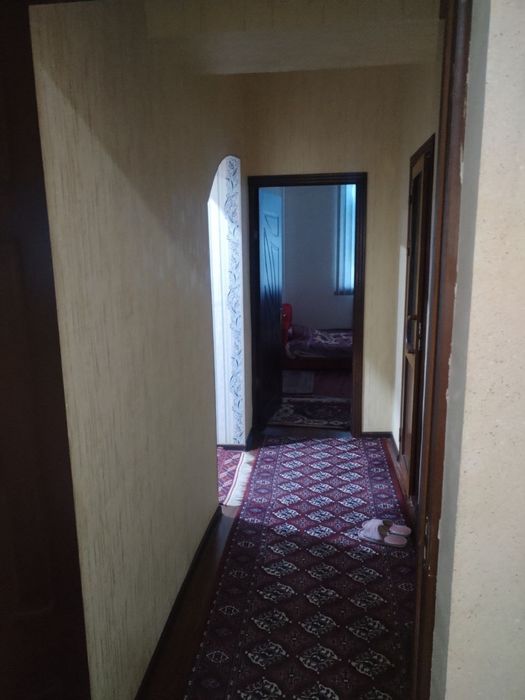 Urganch sh Ekstrenniy balnitsa yoni shovot kanali boʻyida 4 xonali kv