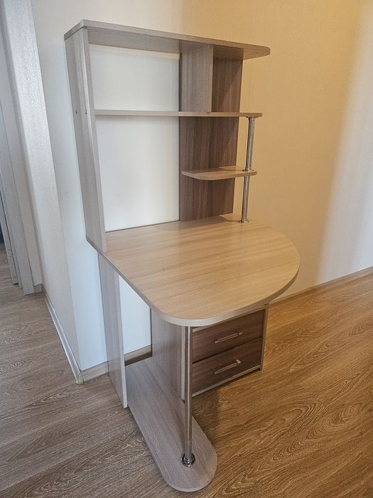 Продам стол под компьютер